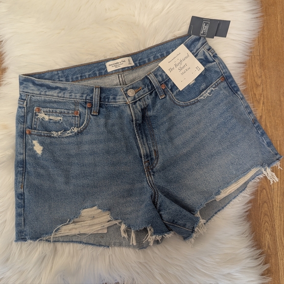 Abercrombie & Fitch Pants - NWT Abercrombie And Fitch The Boyfriend Short Mid Rise Distressed Shorts